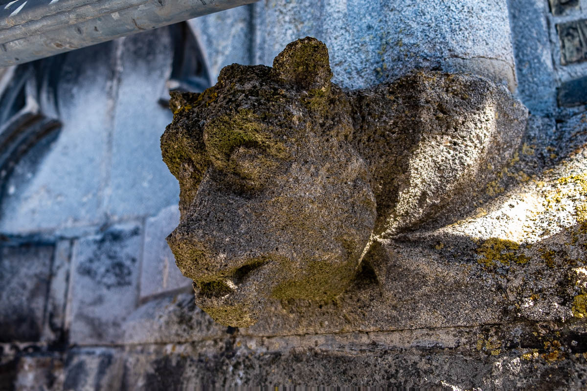 Figuur op de Lakenhallen