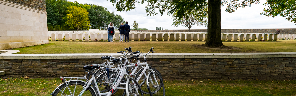 Fietsen naar begraafplaatsen in Flanders Fields