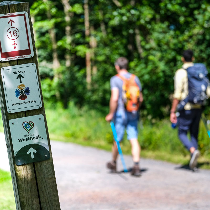 Triootje Westhoek wegwijzer